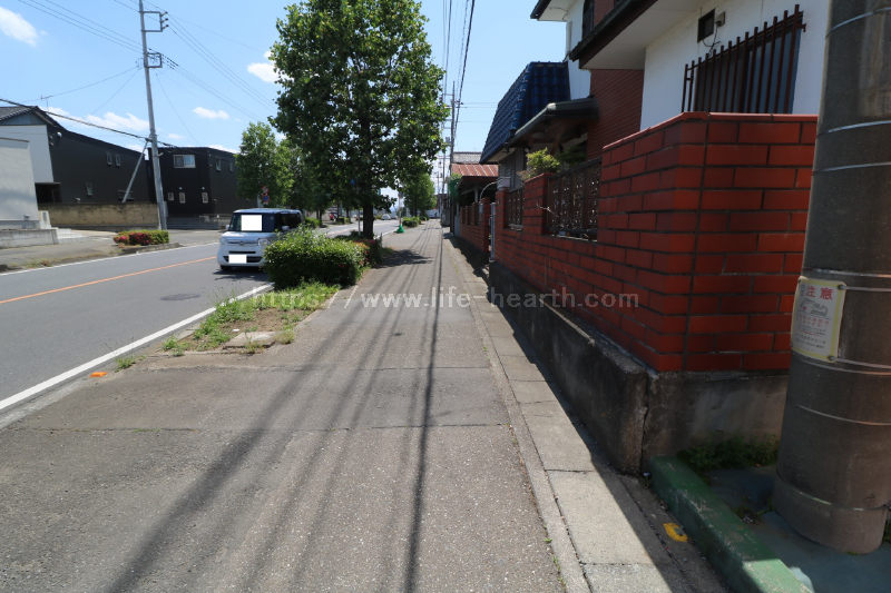 東側接道道路状況