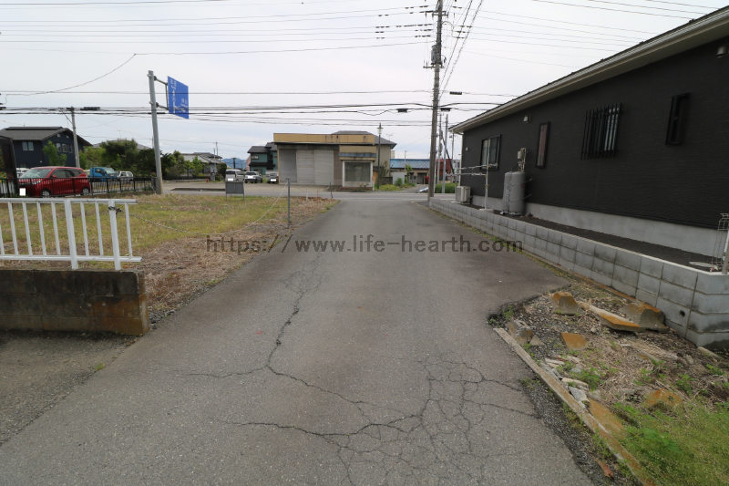 西側接道道路状況