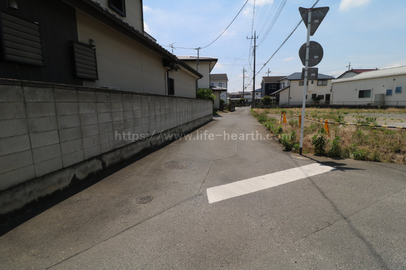 東側接道道路状況